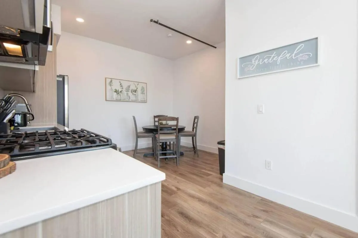 Spacious 2 Bedroom Penthouse With Patio And Amazing Views In Venice And Marina Del Rey Los Angeles