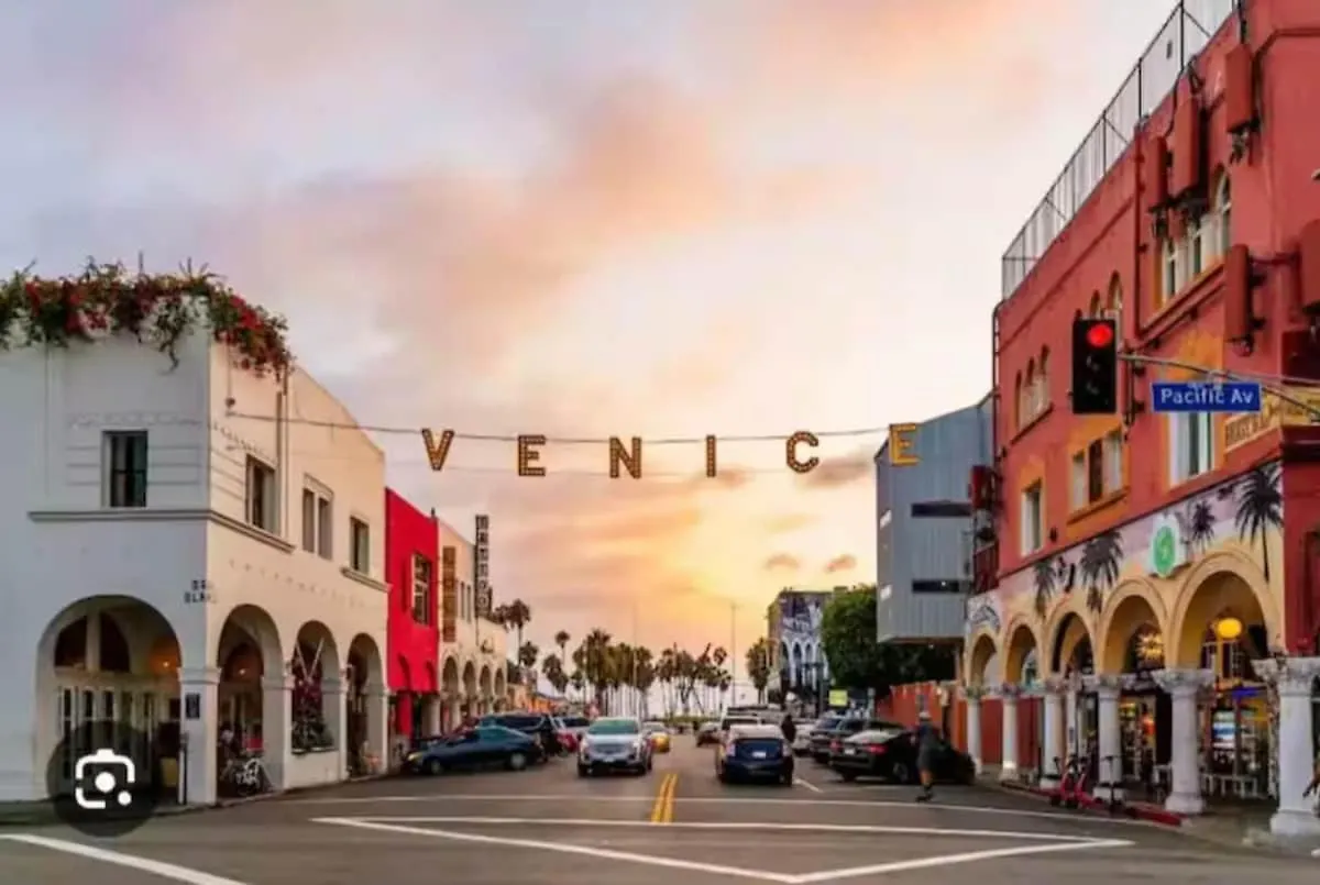 Spacious 2 Bedroom Penthouse With Patio And Amazing Views In Venice And Marina Del Rey Los Angeles Apartment