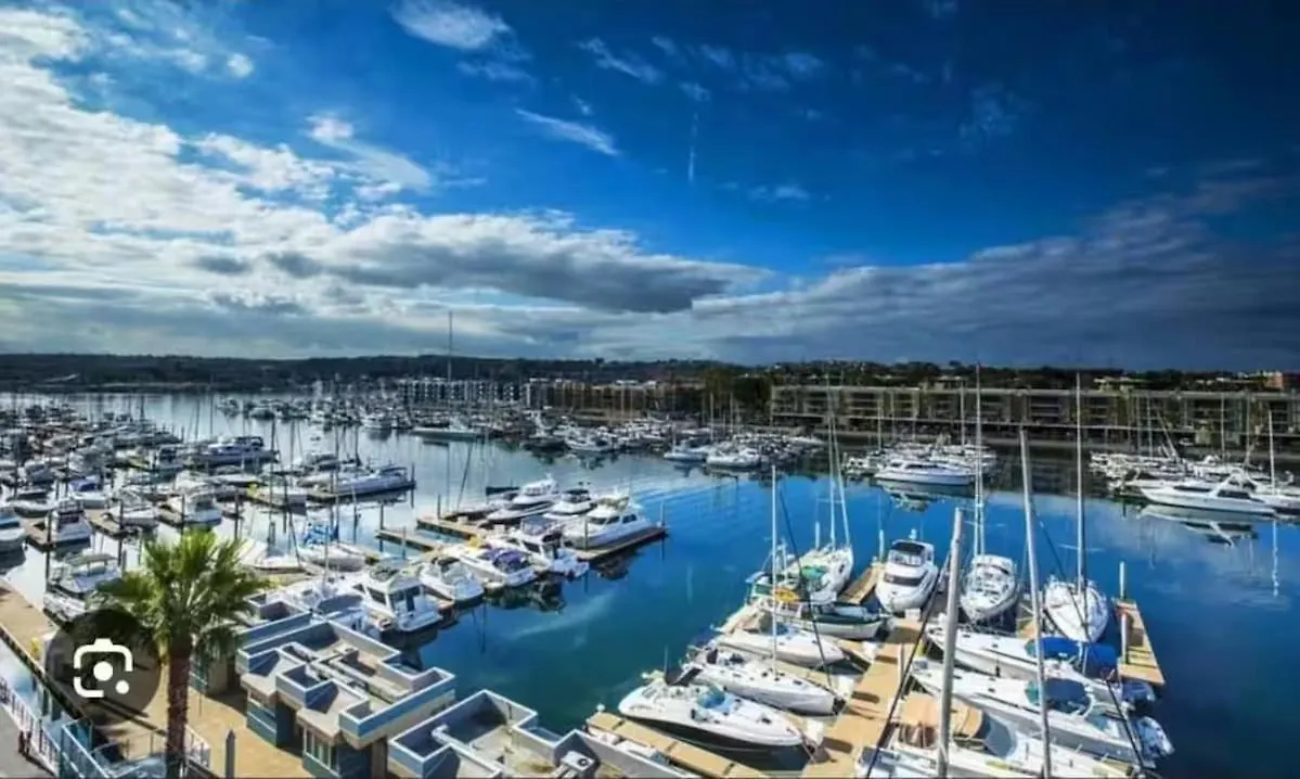 Spacious 2 Bedroom Penthouse With Patio And Amazing Views In Venice And Marina Del Rey Los Angeles